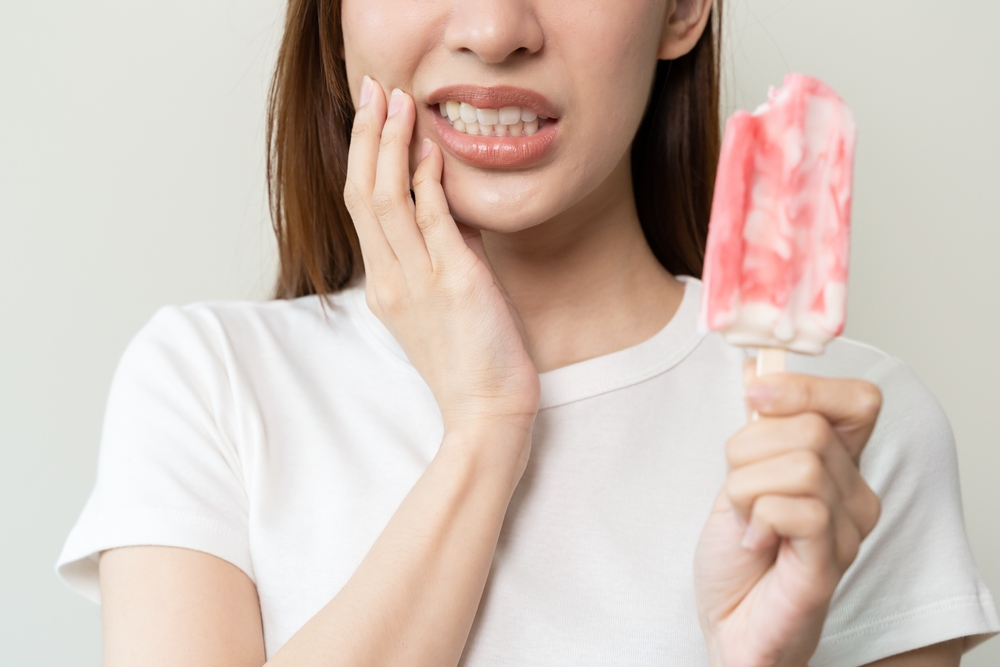 Face,Expression,Suffering,From,Sensitive,Teeth,,Asian,Young,Woman,Touching Face,Expression,Suffering,From,Sensitive,Teeth,,Asian,Young,Woman,Touching